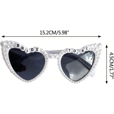 Un incontournable pour les soirées de célibataires ! Lunettes de soleil en forme de cœur pour mariée: Lunettes de soleil tendance pour femmes, Accessoire de photographie pour demoiselles d'honneur, Cadeau de fête préféré gray