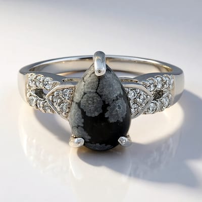 Cavill - 925 Sterling Zilveren Ring - 2,78 ct Peervormige Sneeuwvlokken Obsidiaan - Pavé Zirkoon 0,39 ct - Elegante Winterring