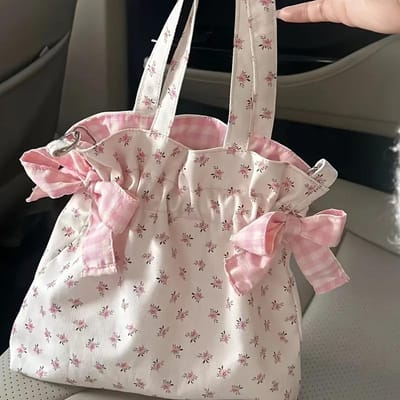 Dames tas met verstelbare riem en strikaccent Ruime schoudertas voor dames, perfect voor casual uitstapjes, met een bloemenprint gray