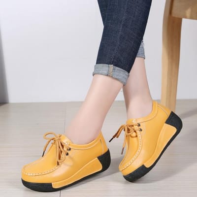 Chaussures à plateforme pour femmes Baskets Mode Cuir Chaussures plates décontractées Chaussures confortables à semelle épaisse Vulcanize Chaussures Mocassins pour femmes 35 jaune