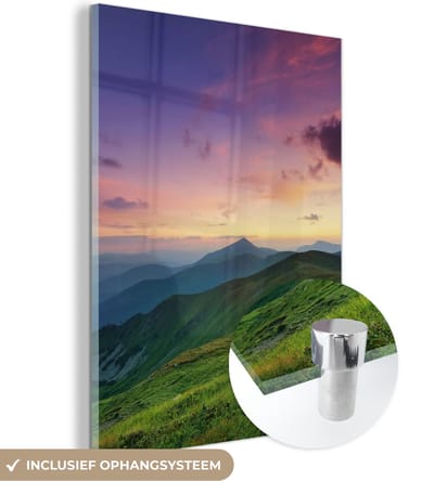 MuchoWow® Glasschilderij 30x40 cm - Schilderij acrylglas - Berg - Gras - Landschap - Avond - Foto op glas - Schilderijen