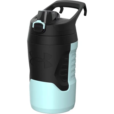 Under armour playmaker jug black 950ml in de kleur blauw.