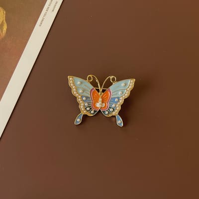 Vintage Klassieke Bloem Vlinder Emaille Pins Broches Voor Vrouwen Mannen Exquise Retro Barok Badges Reversspelden Unisex Accessoires brown