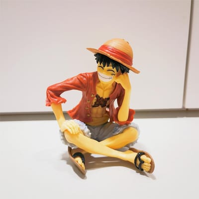 One Piece Figuur Zittende Houding Lachend Gezicht Luffy Actiefiguur GK Monkey D Luffy Model Ornament PVC Verzamelspeeltje Cadeau brown