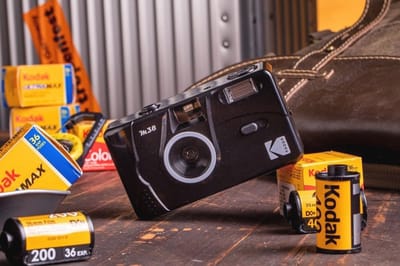 Herbruikbare 35mm camera met flitser en vaste lens - Zwart