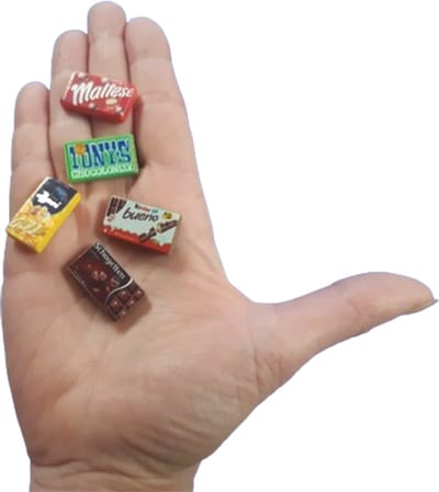 Koelkastmagneten miniatuur chocolade repen. Magneet voor op koelkast. 5 stuks.