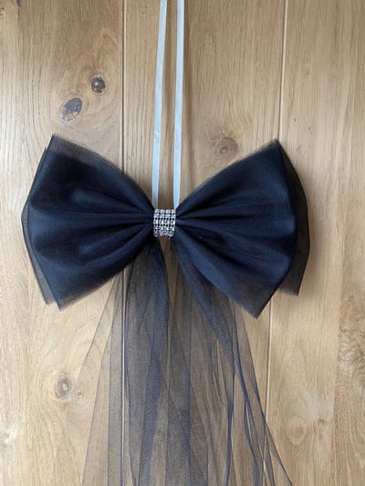 AUTODECO.NL - Zwarte Strikken met Diamanten Lint 2 stuks/ Bruiloft Decoratie/ Bruiloft Versiering/ Tule Strik 2 stuks