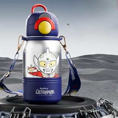 Tasse Thermos pour Enfants Ultraman Four Drink Smart Acier Inoxydable Maternelle Grande Capacité Tasse à Paille Tasse à Eau Portable 500ml