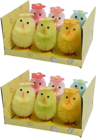 18x stuks gekleurde paaskuikentjes met bloem 6,5 cm - Paasversiering / Paasdecoratie