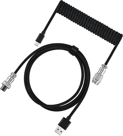 APO Electronics® - Coiled Kabel - USB-C naar USB-A - Metalen Aviator Connector - Premium Nylon Gevlochten - Snellaad & Data - Toetsenbord Kabel - Universeel - 1.65m Uitrekbaar tot 2.15m - Zwart