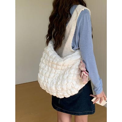 Koreaanse Versie van Ins Meisjes' Gekreukelde Wolk Tas Nieuwe Lichtgewicht en Alles-match Bubble Grote Capaciteit Commuter Crossbody Tas black