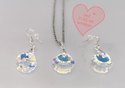 Setje - schelp- ketting met oorbellen - van fonkelende facet geslepen glas kristal schelp.