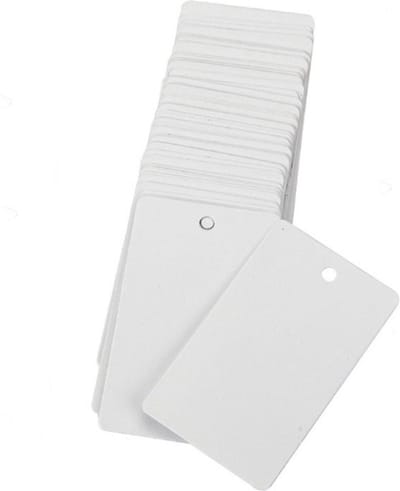 Labels wit - 5 x 3 cm. - 100 stuks - stevig karton - met voorgestanst gaatje - prijslabels - cadeaulabels - winkels