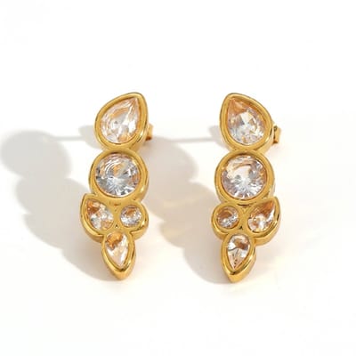 Lundholm Celeste Oorknopjes Dames Goudkleurig Studs – Premium Stainless Steel 2.5 Micron PVD Gold Plated – Zirkonia Oorbellen – Luxe Bruids Oorbellen Dames Goud kleurig Druppel met Steen – 2.5 cm – Scandinavisch Design