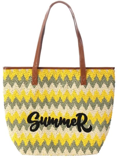 Een vrolijke gevoerde strandtas. Aan de voorkant een weefselstructuur in zomerse kleuren 45x39cm en de tekst Summer. De rand aan de bovenkant en de handvaten zijn van imitatieleer. Met rits afsluitbaar. Voor uzelf of als cadeau.