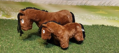 Crafty Ponies Paarden Knuffel - Paarden Speelgoed - Knuffel - Voor kind & baby - Pluche Paarden - Knuffelbeest - Speelgoed Kind - Stuffed Animal - 35cm - Bruin met zwarte manen