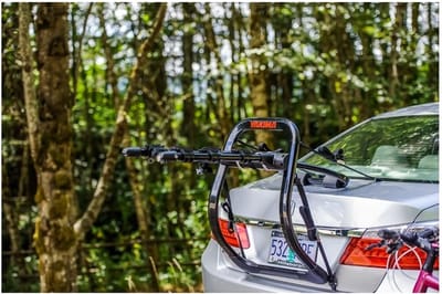 Tesla Fullback 3 Fietsendrager Yakima Kofferbak Fietsdrager 3 electrische fietsen Auto Fietsendragers Accessoires