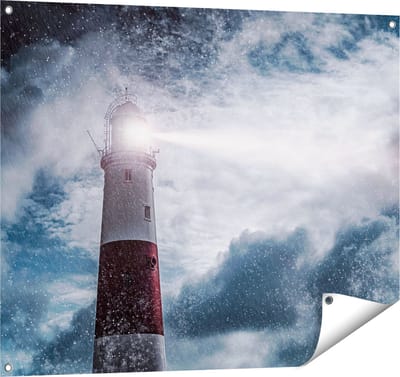 Gards Tuinposter Vuurtoren tijdens de Regen Storm - 100x80 cm - Tuindoek - Tuindecoratie - Wanddecoratie buiten - Tuinschilderij
