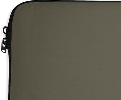 Laptophoes 14 inch - Grijs - Warm - Herfst - Laptop sleeve - Binnenmaat 33x23 cm - Zwarte achterkant - Back to school spullen - Schoolspullen jongens en meisjes middelbare school - Macbook air hoes - Chromebook sleeve