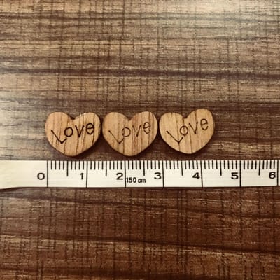Lot de 100 mini cœurs en bois pour décoration de table de mariage