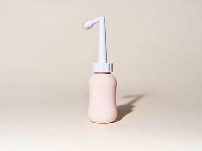 Essentuary Peri Bottle Postpartum Kraamvrouw Essentials Vaginale Douche Mobiele Draagbare Bidet Spoelfles tijdens Kraamtijd