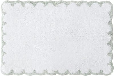 Badkamer Vloerkleed - Zacht Absorberend Kleed - Badkamer Comfort - Geborduurde Sint-Jakobsschelp - 50 x 76 cm - Wit Met Salie