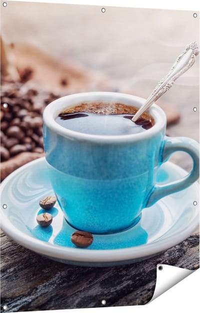 Gards Tuinposter Blauw Kopje Koffie met Koffiebonen - 90x120 cm - Tuindoek - Tuindecoratie - Wanddecoratie buiten - Tuinschilderij