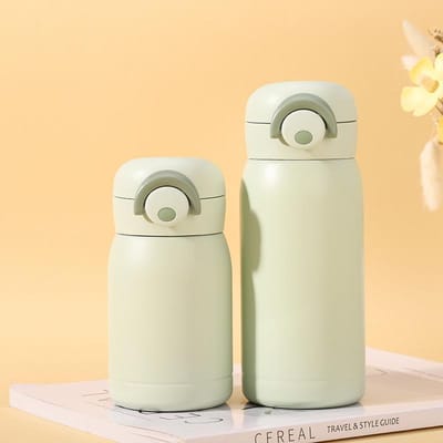 Gobelet simple à ressort en acier inoxydable avec couvercle à ressort à un bouton Tasse thermos pour enfants Tasse à eau portable à haut niveau d'apparence pour hommes et femmes 220ml