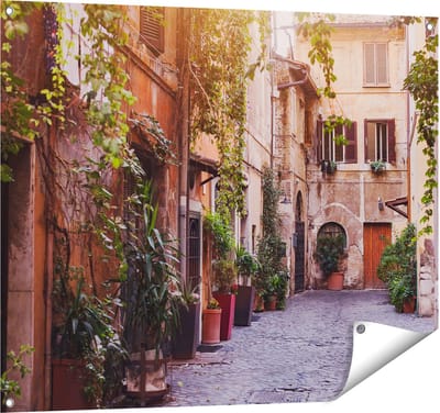 Gards Tuinposter Straatje in Rome met Groene Planten - 100x80 cm - Tuindoek - Tuindecoratie - Wanddecoratie buiten - Tuinschilderij