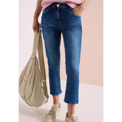 3/4 Slim Leg jeans in Slim Fit
