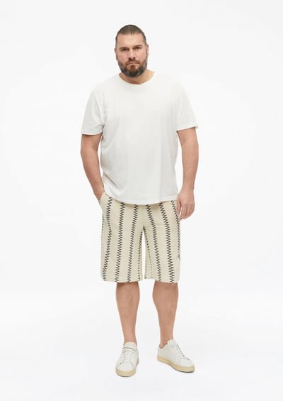 Bermuda relaxed fit middenhoog rechte pijp s.Oliver Detroit