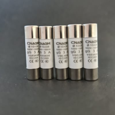 R015 10x38 Keramische Buiszekering - 3A - 10x38mm 5stuks