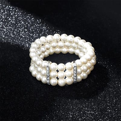 Bracelet élastique multicouche à perles, Bijou exclusif pour femmes, Article de bracelet exquis et texturé pour les déplacements quotidiens. white