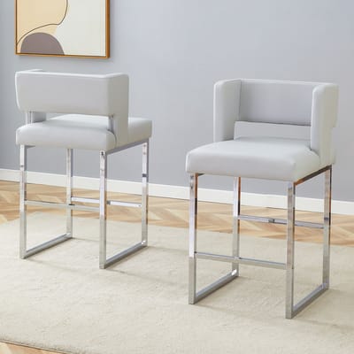 Twee sets lichtgrijze Nordic Windbar stoelen, met een modern vierkant ontwerp, zilverkleurige metalen poten, lichtgewicht en comfortabel. Voldoen aan uw uiteenlopende productbehoeften.