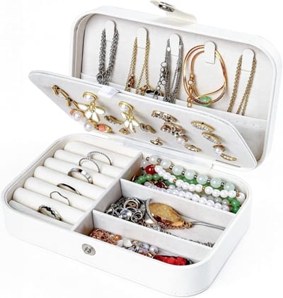Kleine Sieradenbox - Sieraden Organizer voor Reizen - Reis Sieradenbox met Verdelers voor Ringen, Kettingen en Oorbellen - Perfect als Valentijnsdag Cadeau voor Vrouwen en Meisjes
