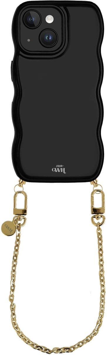 xoxo Wildhearts Glossy Wavy Cord Case Zwart - Geschikt voor iPhone 13 - Dreamy - Kort koord - Glimmend telefoonhoesje met golven - Hoesje met koord - Gouden ketting - kort telefoonkoord - Zwart hoesje - Korte variant koord