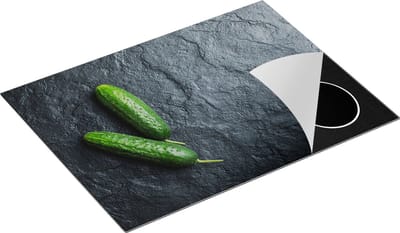 Chefcare Inductie Beschermer Twee Komkommers op Zwarte Marmer - 70x50 cm - Afdekplaat Inductie - Kookplaat Beschermer - Inductie Mat