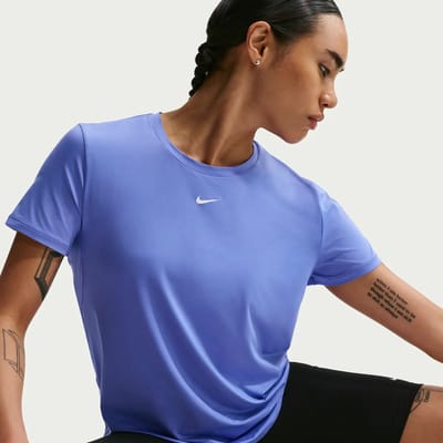 Nike One Classic Dri-FIT Sportshirt Dames - Hardloopshirt - Trainingsshirt - Ademend Sportshirt - Paars - Maat S