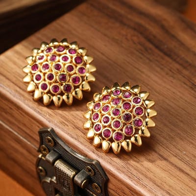 Retro Eenvoudige Elegante Zonnebloem Oorbellen Licht Luxe En Uniek Ontwerp Modieuze Dames Oorbellen brown