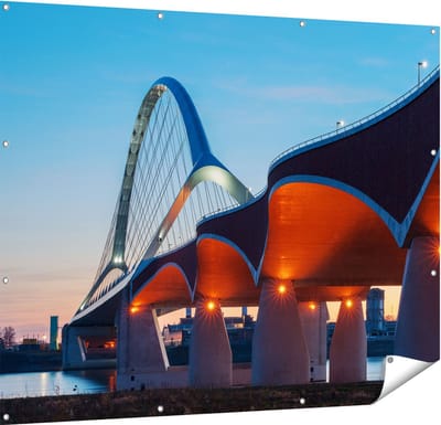 Gards Tuinposter Oversteek Brug in Nijmegen - 150x120 cm - Tuindoek - Tuindecoratie - Wanddecoratie buiten - Tuinschilderij