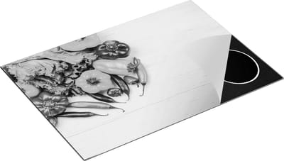 Chefcare Inductie Beschermer Groentes op Wit Hout - Zwart Wit - 75x50 cm - Afdekplaat Inductie - Kookplaat Beschermer - Inductie Mat