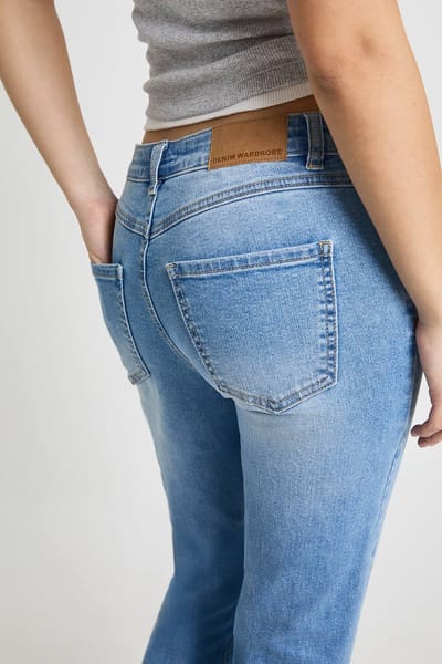 boohoo Dames Lage Taille Wijduitlopende Jeans | Medium Gebleekt | Maat: 42