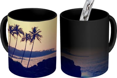 Magische Mok - Foto op Warmte Mokken - Koffiemok - Zee - Palmboom - Avond - Landschap - Magic Mok - Beker - 350 ML - Theemok