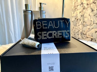 Hotelathome Beauty Secret Gold Cadeaubox voor Vrouwen – Vivian Gray Gold Douchegel, Body Lotion & Handcrème + Beauty Bag – Luxe Verwenpakket