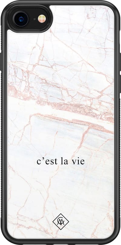 Casimoda® hoesje - Geschikt voor iPhone 8 - C'est La Vie - Luxe Hard Case Zwart - Backcover telefoonhoesje - Bruin/beige
