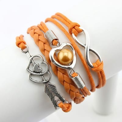 Oranje wikkel armband voor dames – imitatieleer armband met infinity teken, hartjes en pijl bedel