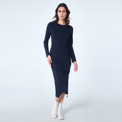 Jurk met asymmetrische structuurlijnen