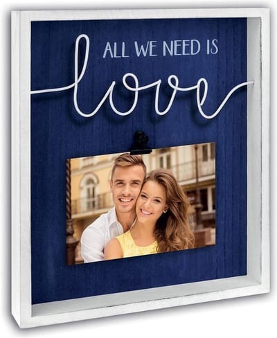 ZEP - Romantische Fotolijst Maila met de tekst 'all you need is love' voor foto 10x15 afmeting 24x28 cm - LC186