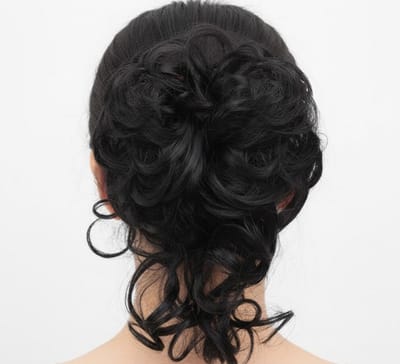 Zwarte haar scrunchie met krullen – synthetische haarstuk knot – elastische haar bun extension – natuurlijk ogende opsteek haar accessoire voor dames