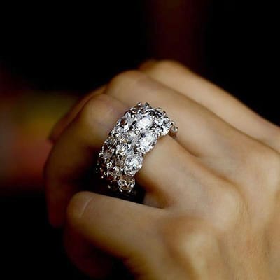 Huitan Nieuwe Bling Bling Bruiloftringen voor Vrouwen met Ovale Zirconia Kristal Glanzende Accessoires voor Feest Sieraden Statement Ring 8 brown